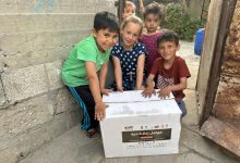 «الكويت بجانبكم»... علامة مضيئة في سجل بلد الإنسانية