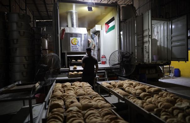 المخبز الأردني شمال قطاع غزة يواصل تقديم خدماته...