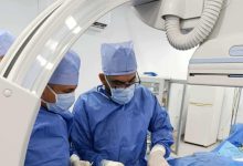 بضربات قلب لا تتجاوز 30 نبضة.. أطباء بسوهاج ينقذون أمًا وجنينها من موت محقق في ولادة استثنائية