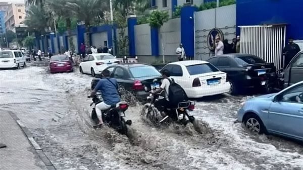 تغيرات مناخية غير متوقعة.. أمطار الصيف من الإسكندرية للقاهرة وسط اتهامات بـ الكيمتريل وتأثير مثلث نيكسوس