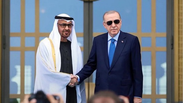 رئيس الدولة يشهد تبادل عدد من الاتفاقيات ومذكرات التفاهم مع نظيره التركي