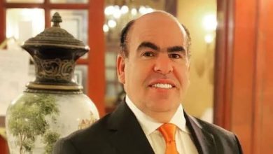رئيس برلمانية الوفد مشيدا بوزارة النقل: العالم كله يشهد بالطرق والكباري الرهيبة التي نفذتها الدولة