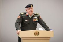 رئيس هيئة الأركان المشتركة يستقبل رئيس الجامعة الأميركية...