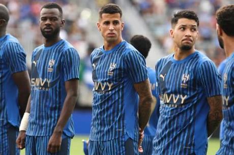 رغبات إيزاك تجبر الهلال على "البديل".. تحرك سريع لتلبية مطالب إنزاجي