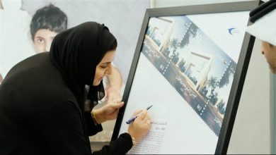 طابع بريدي يوثّق مسيرة عقدين في خدمة الأم والطفل .. 20 عاماً من العطاء