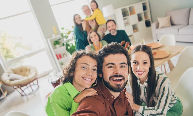 عبارات ملهمة تعزز العلاقات الاجتماعية