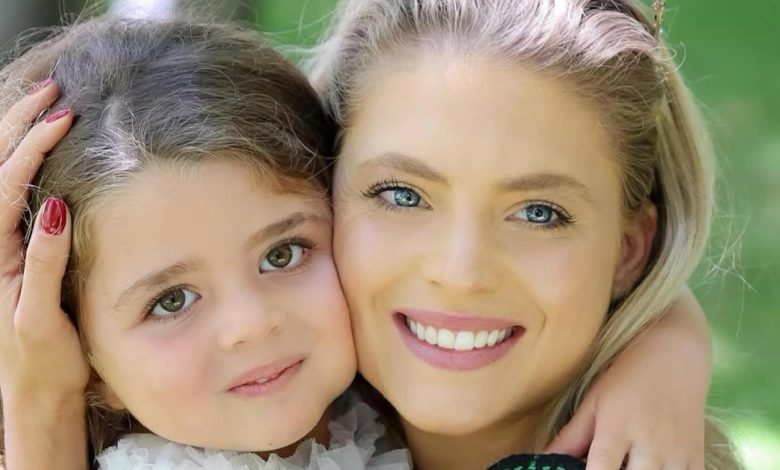 كريستينا صعب تنشر صورها وابنتها صوفيا من حفل زفاف سيليو صعب وزين قطامي