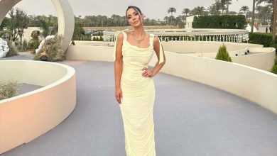 كيف نسقت 6 نجمات الفستان الأصفر في صيف 2025؟