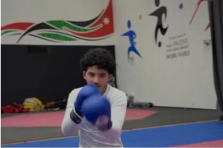 ليث عجيلات يحصد ذهبية وزن 64 كغم في بطولة المملكة للملاكمة