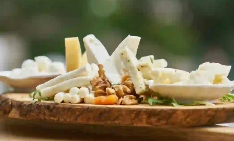 ماذا يحدث لجسمك عندما تأكل الجبن يومياً؟