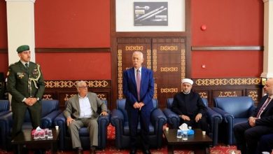 مندوبا عن الملك وولي العهد .. العيسوي يعزي آل أبزاخ...