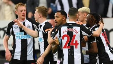 نيوكاسل يقدم عرضًا رسميًا للاعب مانشستر يونايتد السابق
