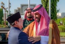ولي العهد يستقبل رئيس جمهورية إندونيسيا في قصر السلام بجدة