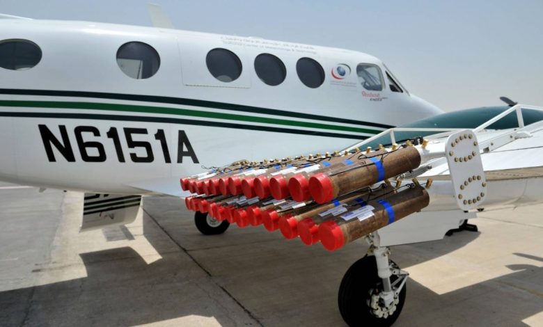 «برنامج الاستمطار» يعلن نجاح زيادة الهاطل المطري على شمال شرق الرياض - أخبار السعودية