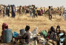 سودانيون يعيشون في العراء بدارفور