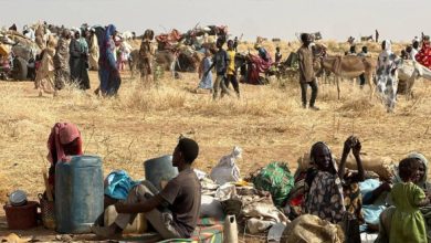 سودانيون يعيشون في العراء بدارفور