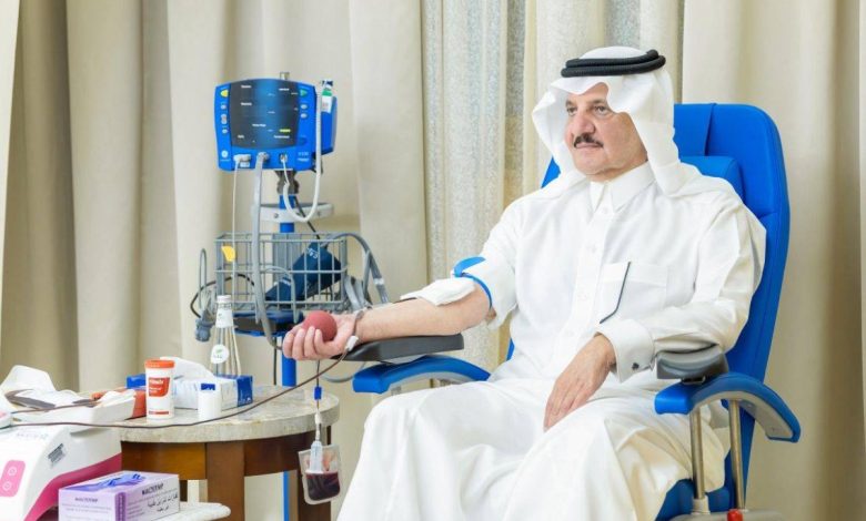 أمير المنطقة الشرقية يشارك في الحملة الوطنية للتبرع بالدم التي أطلقها ولي العهد - أخبار السعودية