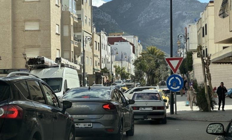 الإقبال السياحي يخنق طرقات تطوان