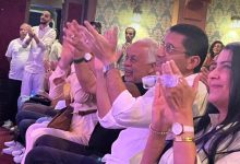 أشرف زكي ومحمد سري وشريف الدسوقي يشاهدون عرض العشاء الأخير على مسرح النهار