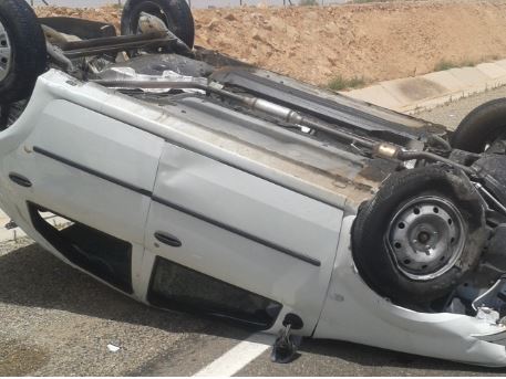 إصابة شاب في انقلاب سيارة ربع نقل على الدائري بالعريش.. ونقله للمستشفى لتلقي العلاج
