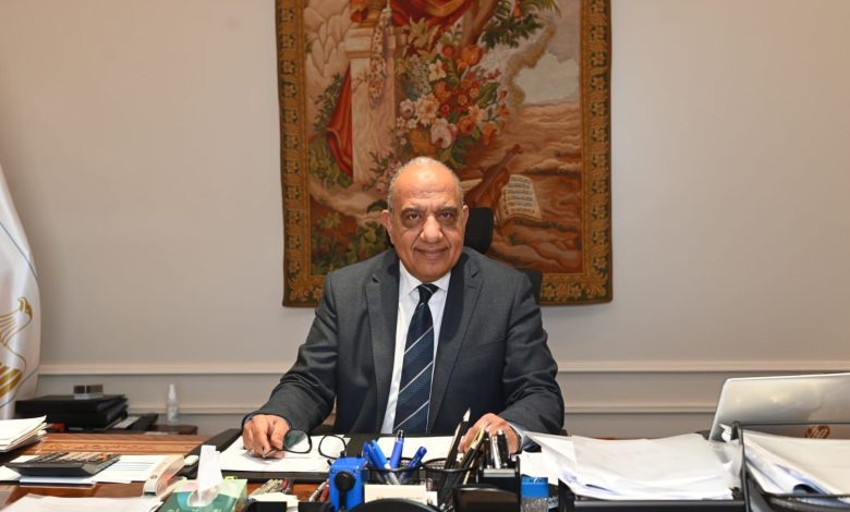 الدكتور محمود عصمت، وزير الكهرباء والطاقة المتجددة
