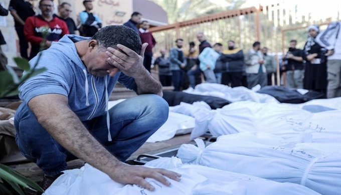 استشهاد 21 فلسطينيا على الأقل في قصف إسرائيلي لعدة مناطق بغزة منذ فجر اليوم