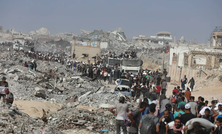 استشهاد ثمانية فلسطينيين من منتظري المساعدات وسط قطاع غزة