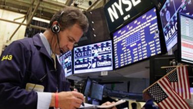 استقرار الأسهم الأمريكية بالقرب من مستوياتها القياسية
