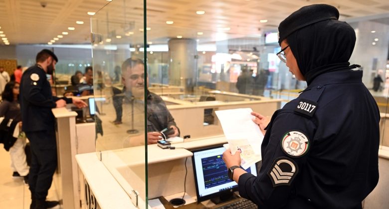 الأجنبي المقيم في إحدى دول الخليج يدخل الكويت بتأشيرة من المنفذ مباشرة