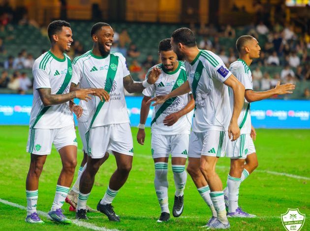 الأهلي يضرب موعدًا مع النصر في نهائي السوبر بخماسية في شباك القادسية