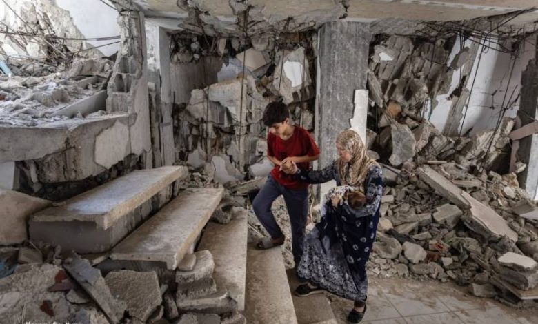 الإبادة والمجاعة مستمرتان في غزة: قصف إسرائيلي متواصل على النازحين