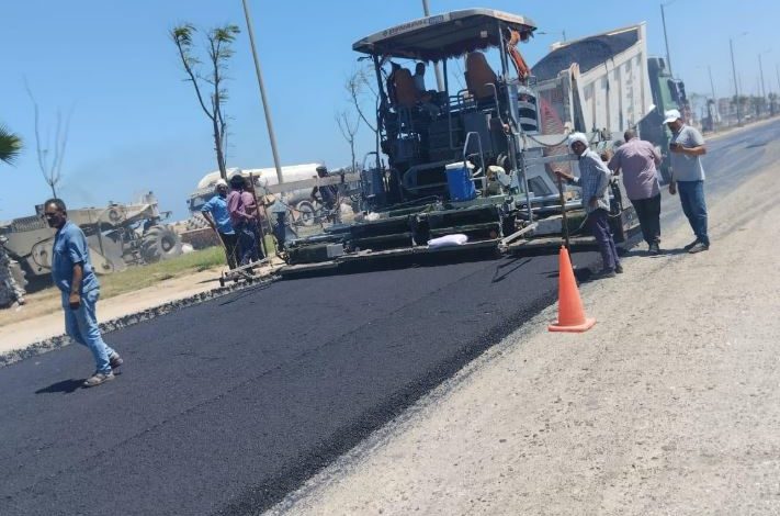 الإسكان: دفع العمل بمشروعات تطوير الطرق والبنية الأساسية ووحدات ديارنا بدمياط الجديدة