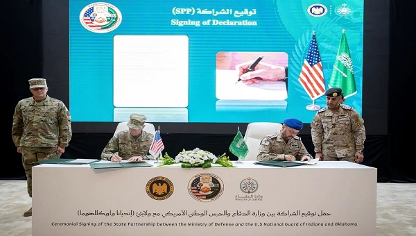 السعودية توقع اتفاقية شراكة عسكرية مع الولايات المتحدة