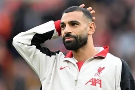 اللاعبون الأعلى أجراً.. محمد صلاح في المركز الثامن