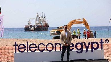 المصرية للاتصالات تنتهي من أعمال إنزال الكابل البحري عالي السعة كورال بريدج بنجاح في طابا