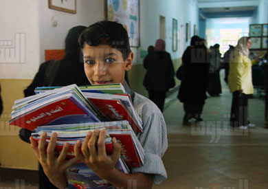 النائب أيمن محسب: زيادات حتى 35% في مصروفات المدارس الخاصة.. ولا تحسن مماثل في التعليم