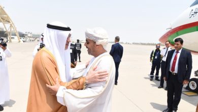 اليوسف بحث مع وزير الداخلية العماني تعزيز التعاون وتطوير الشراكة الأمنية