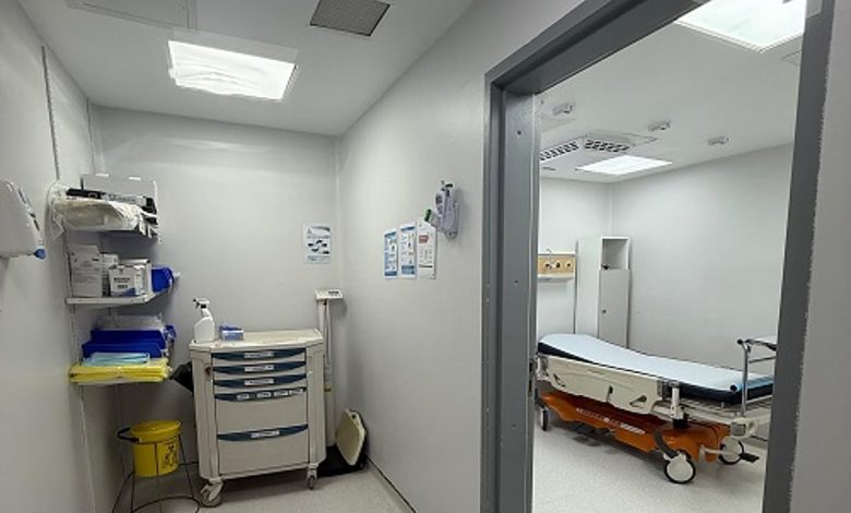 تجمع جازان الصحي يطور ويشغل 38 غرفة عزل بمستشفيات ومراكز المنطقة (صور)
