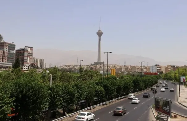 "جبهة الإصلاحات" في إيران تدعو لوقف التخصيب طوعًا...
