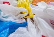جهاز شئون البيئة: المواطن يستهلك 500 كيس بلاستيك سنويا.. ونستهدف خفضها لـ50 بحلول 2030