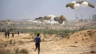 “داخلية غزة”: إسقاط المساعدات يوقع قتلى ويدمر خياما ويعزز الفوضى