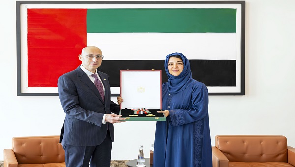 رئيس الدولة يمنح وسام الاستقلال من الطبقة الأولى للسفير الأوكراني