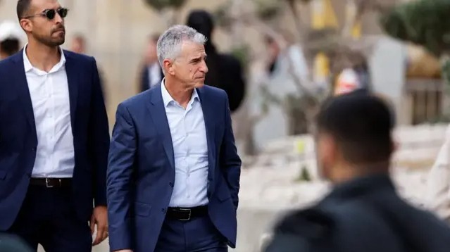 رئيس الموساد يلتقي رئيس الوزراء القطري في الدوحة لبحث الخطوط العريضة لصفقة إنهاء الحرب