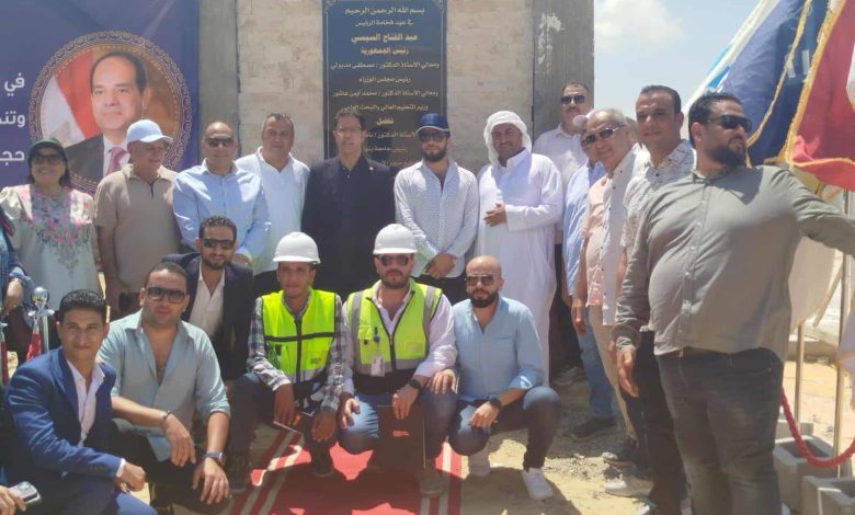 رئيس جامعة بنها يضع حجر الأساس للمعسكر الدائم لطلاب الجامعة بمطروح