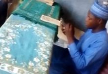رسالة القرآن تشرق في النيجر.. يوسف طلحه يدرس مقالات علي الشرفاء لطلاب المدارس