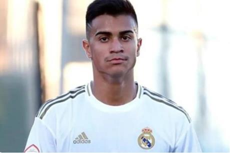 ريال مدريد يفسخ عقد لاعبه