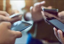 سحب جوالات الأبناء ليس حلا لاستخدام الإنترنت العشوائي