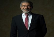 سيد رجب أب متقاعد يقع ضحية عملية نصب إلكتروني في مسلسل لينك
