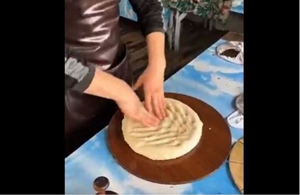 شاهد جمال الخبز الأوزبكي...