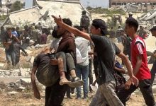 صندوق مساعدات جوية يقتل طفلا ويصيب آخرين في غزة (صور وفيديو)
